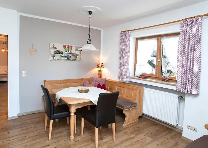 Gaestehaus Haller アパート *